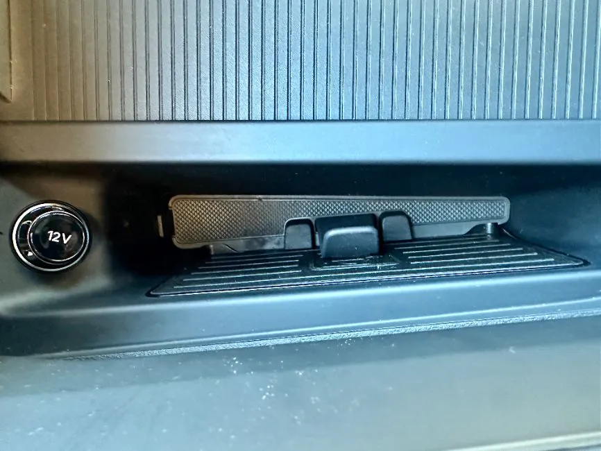 Audi e-tron S-Line Image 11